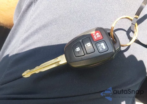 2015 Toyota Corolla Le z USA, uszkodzony, nr VIN 2T1BURHE5FC283396